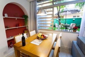 Apartamento com quintal em Alto de Pinheiros